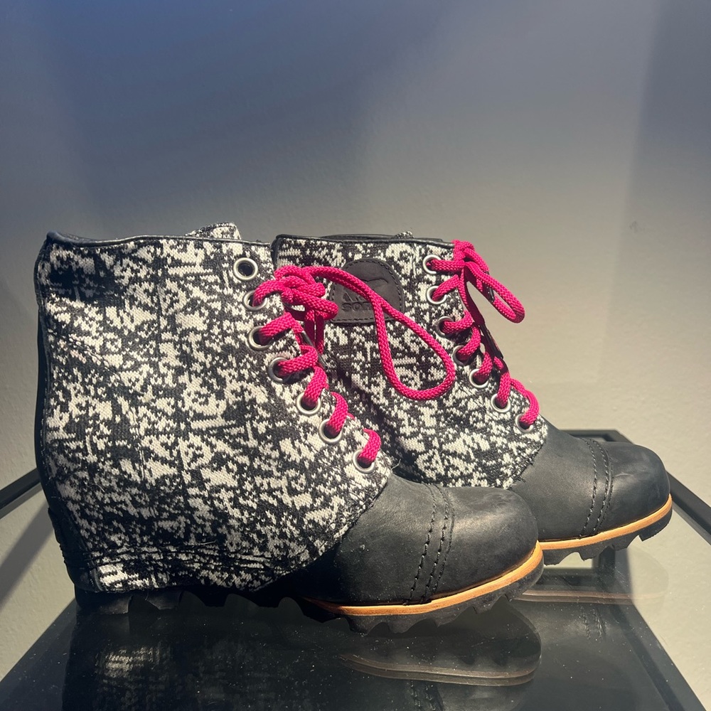 Sorel Black & White Wedge Booties